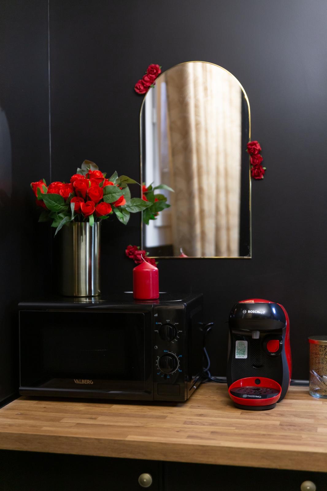 LOVE ROOM